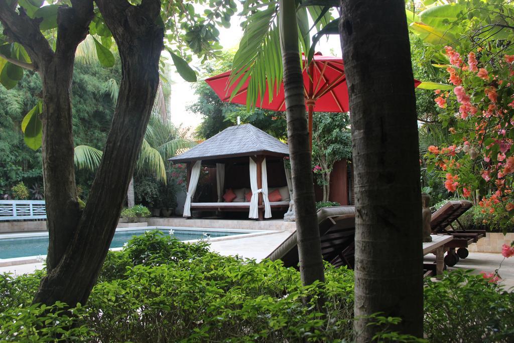 Villa Varuna Legian Eksteriør billede